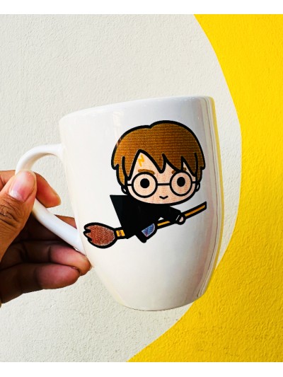 TAZA BLANCA HARRY ESCOBA