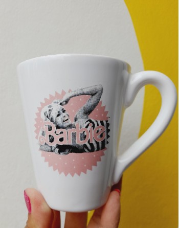 TAZA BLANCA BARBIE